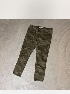 Levi's Women's 711 Skinny Camo Jeans - Olive Green